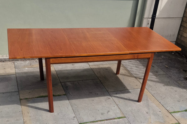 1960s Dining table attributed to white & Newton